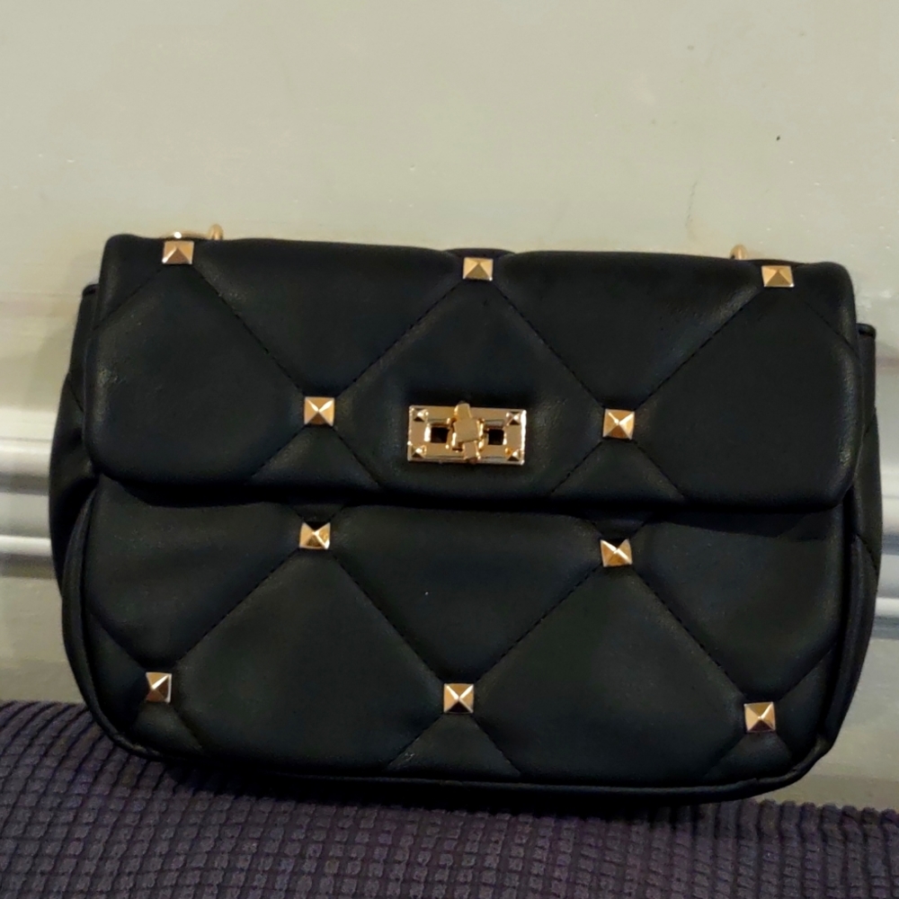 Black crossbody purse
